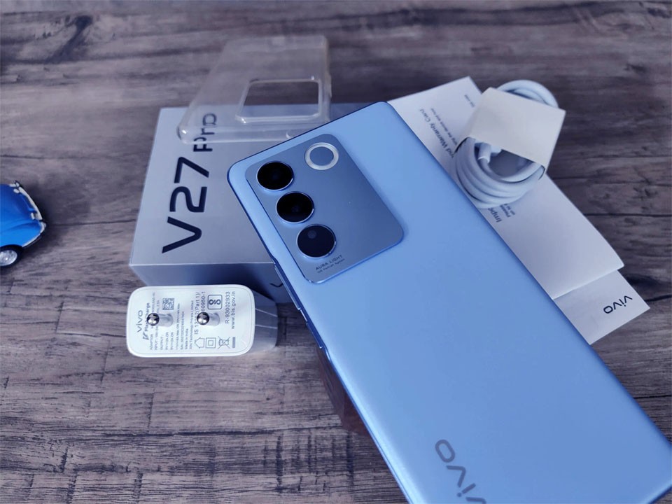 VIVO V27 PRO